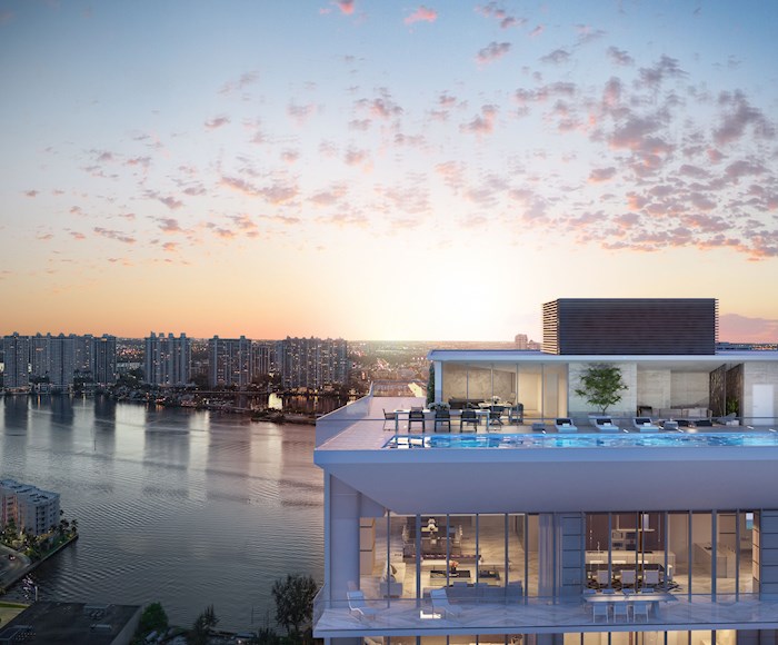 Roof-life of the Turnberry Ocean Club