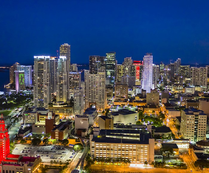 The Paramount Miami Worldcenter at night